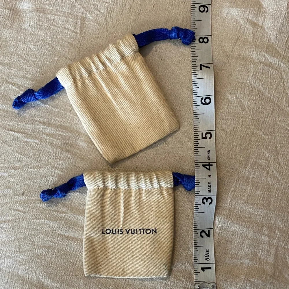 2 Louis Vuitton Cream Pouches with Blue Drawstrings - Picture 3 of 9